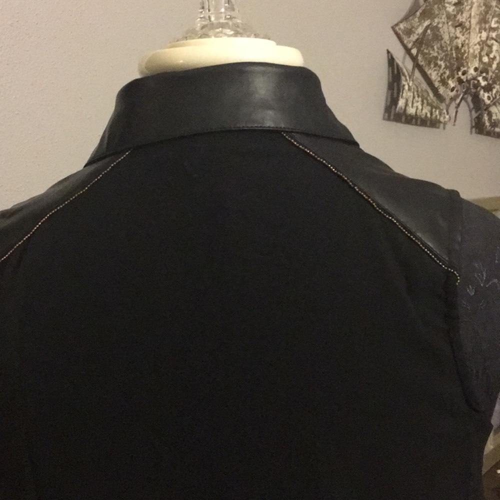 Top - Picture 5 of 5